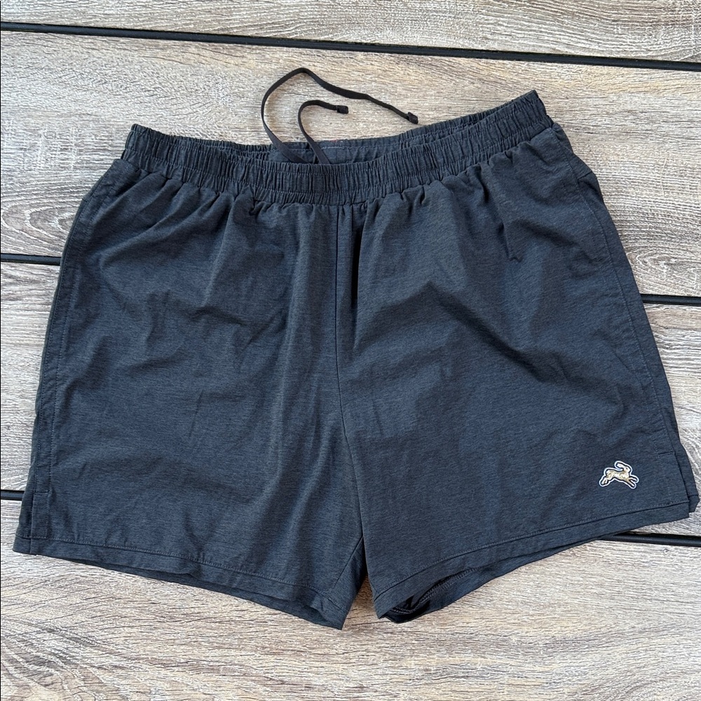 Tracksmith Black Athletic Shorts men’s size Large